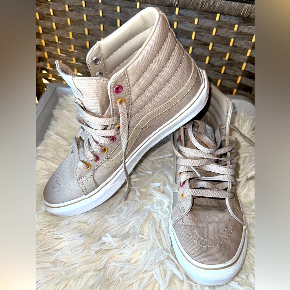 Vans SK8-HI SLIM MULTI METALLIC. KHAKI COLOR SZ 8.5wms = 7mens